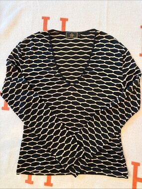Fendi Black & Cream Wave-Pattern V-Neck Sweater Vintage 1990’s Chicago Purchase